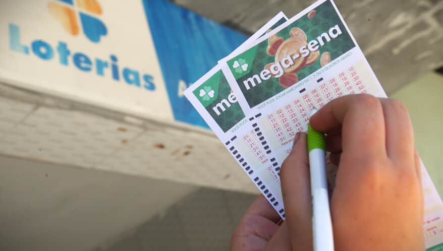 Mulher que ganhou R$ 103 milhões na Mega-Sena não dividirá prêmio com o ex