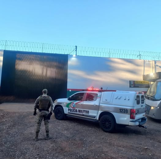 POLICIA MILITAR DE GALVÃO CUMPRE MANDADO DE PRISÃO, E PRENDE HOMEM COM EXTENSA FICHA CRIMINAL