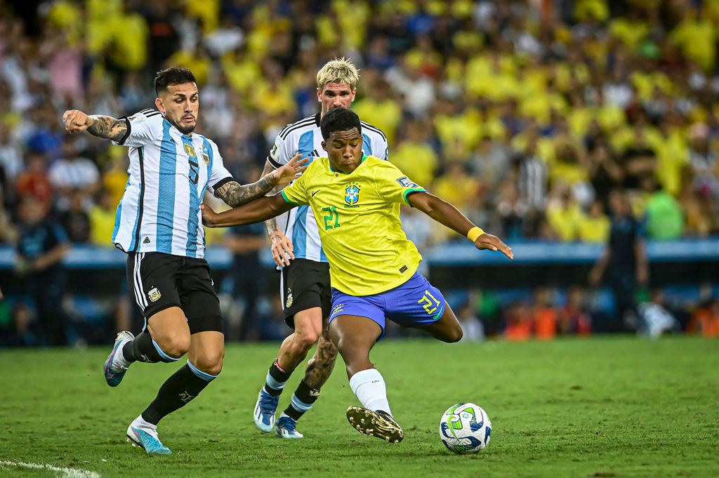 Brasil e Argentina se enfrentam pela 110ª vez nesta terça; veja o retrospecto