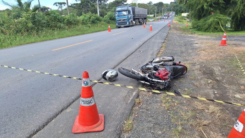 Tragédia: Vítima de acidente morre atropelada enquanto conversava na pista em Santa Catarina