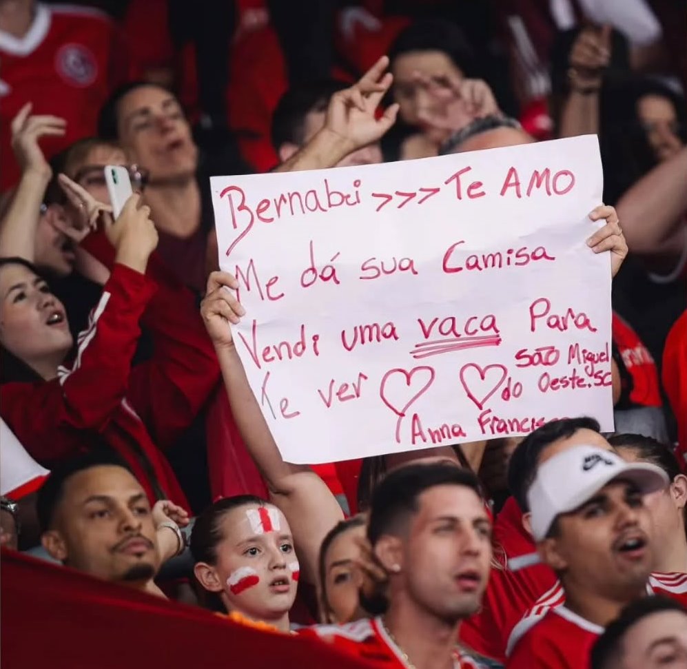 ‘Vendi uma vaca para te ver’, diz moradora do Oeste ao pedir camisa de jogador do Inter