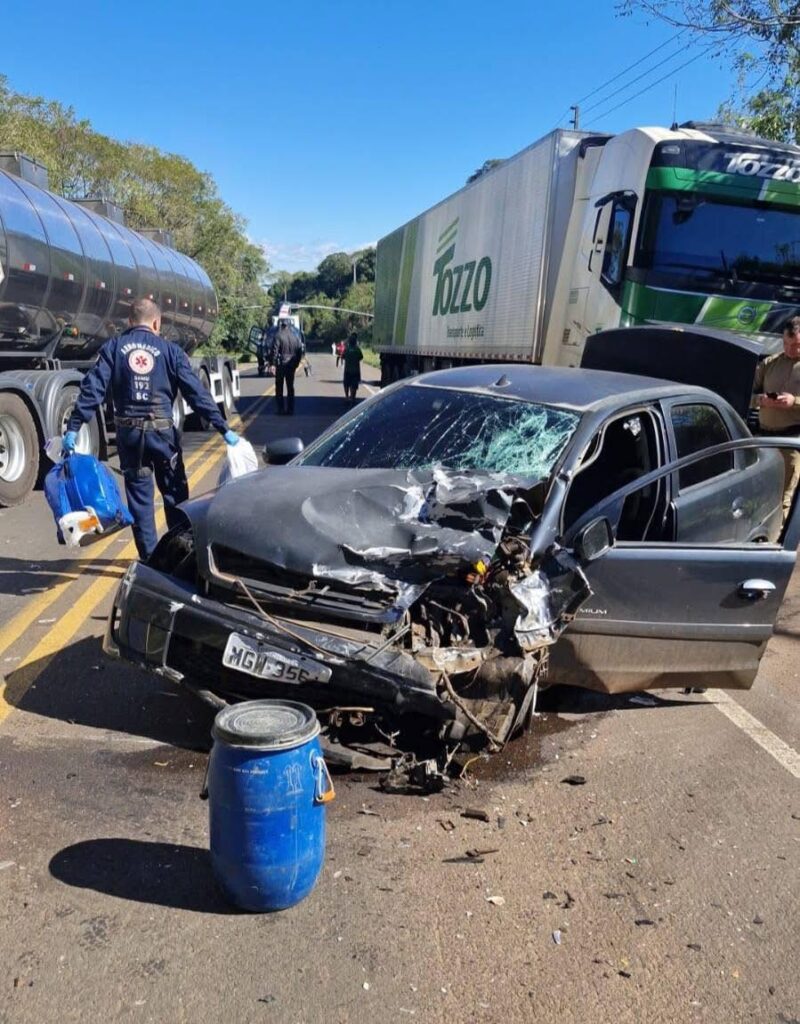 MULHER MORRE APÓS COLISÃO FRONTAL NA SC-480, EM CHAPECÓ