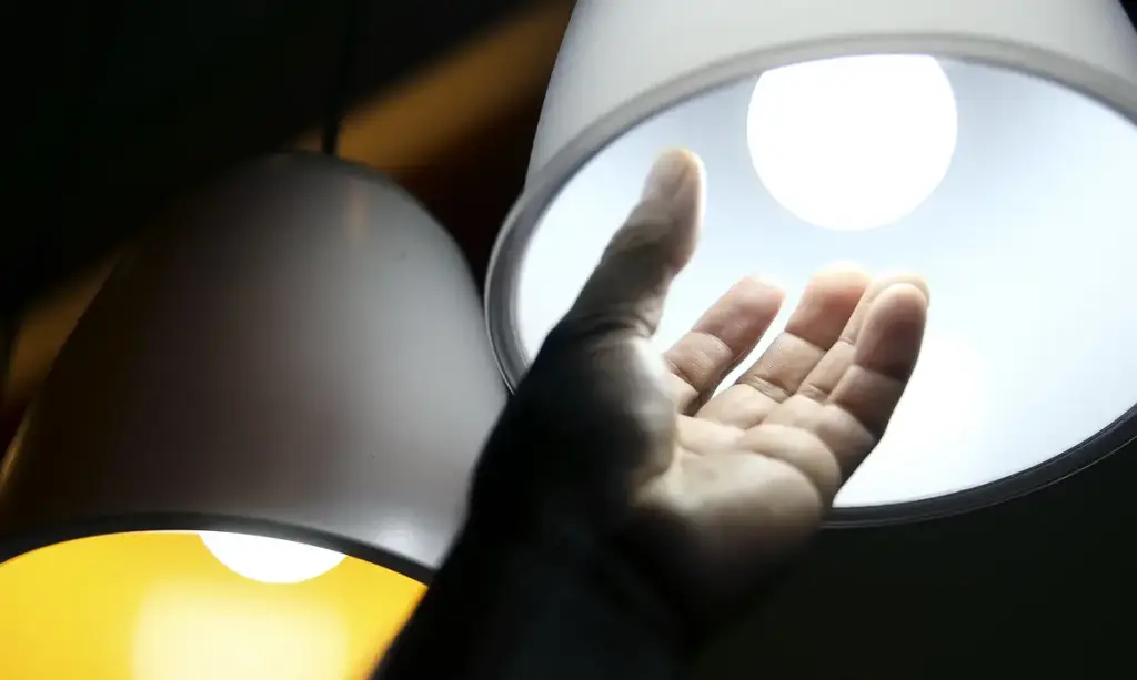 Conta de luz terá bandeira tarifária vermelha patamar 2 em agosto